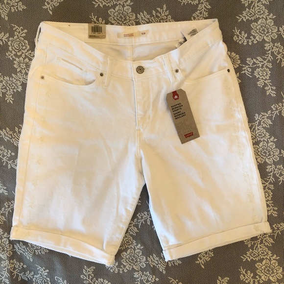 Levi's Pants - LEVI’s 16W Jean Shorts - White Bermuda (NWT)